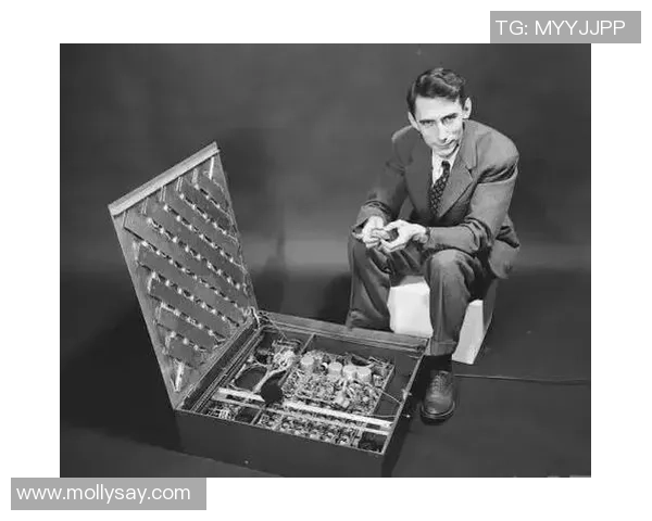 小香农面对内线包夹冷静突破高难度高抛球精准弹框入袋展现超强球技